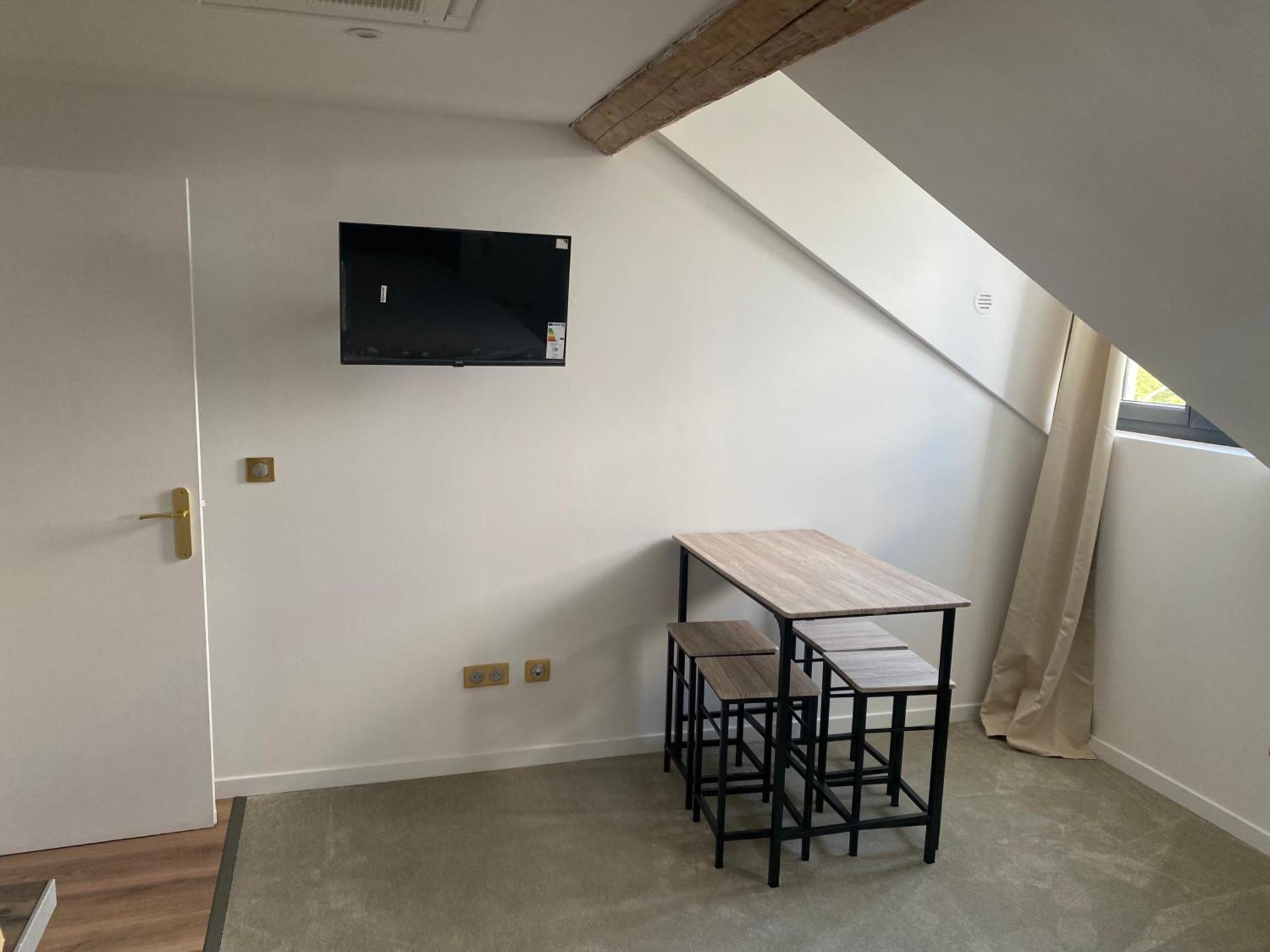 Hdg Hotel Gare De L'Isle Adam Appart'S Hotel Parmain 外观 照片