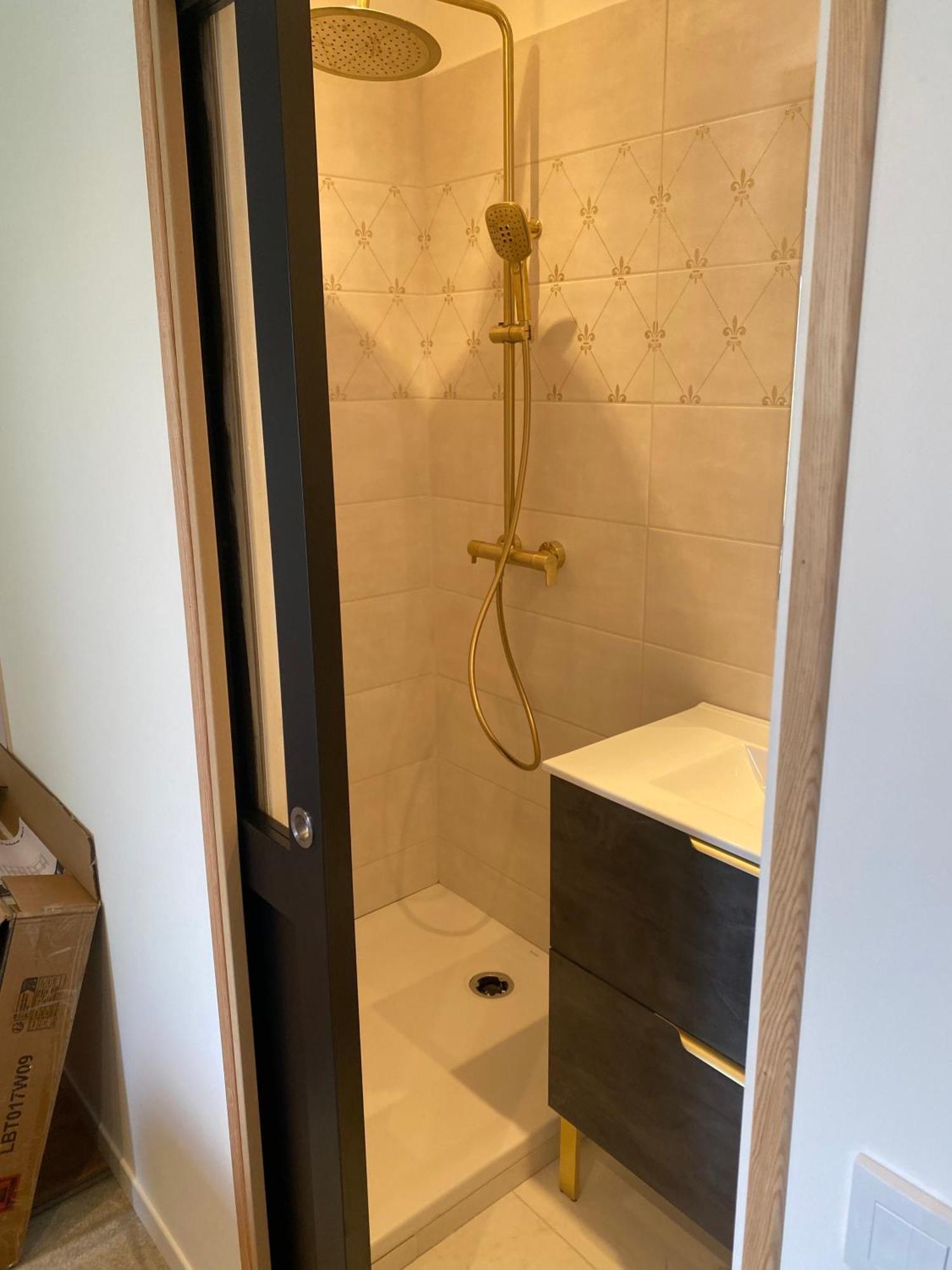 Hdg Hotel Gare De L'Isle Adam Appart'S Hotel Parmain 外观 照片