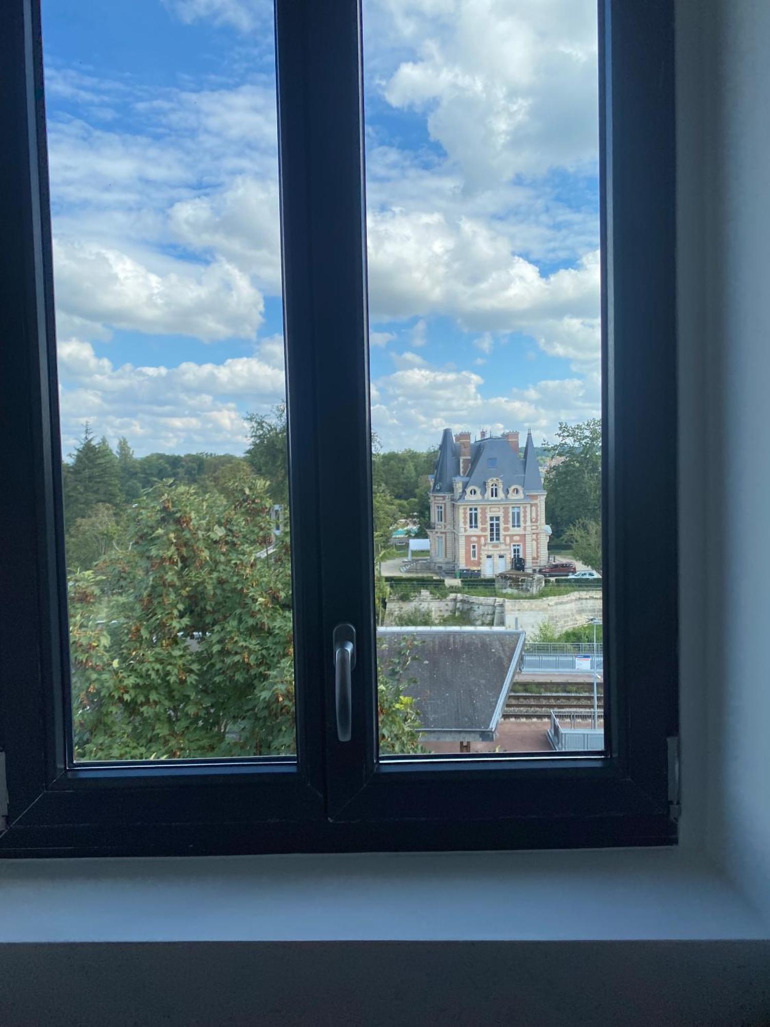 Hdg Hotel Gare De L'Isle Adam Appart'S Hotel Parmain 外观 照片
