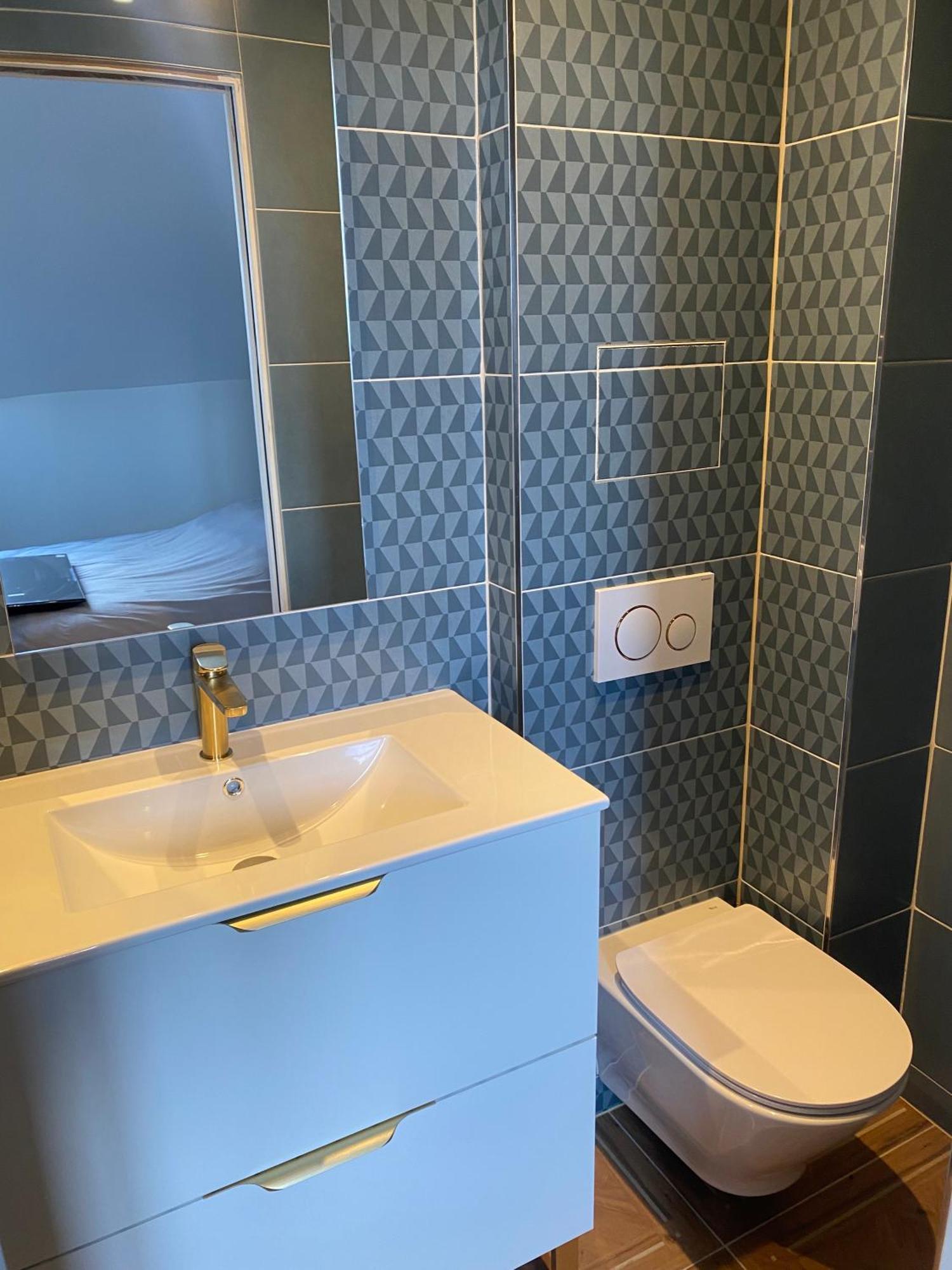 Hdg Hotel Gare De L'Isle Adam Appart'S Hotel Parmain 外观 照片