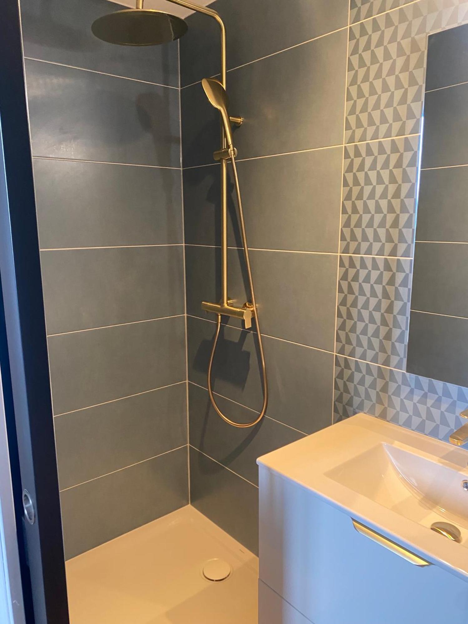 Hdg Hotel Gare De L'Isle Adam Appart'S Hotel Parmain 外观 照片