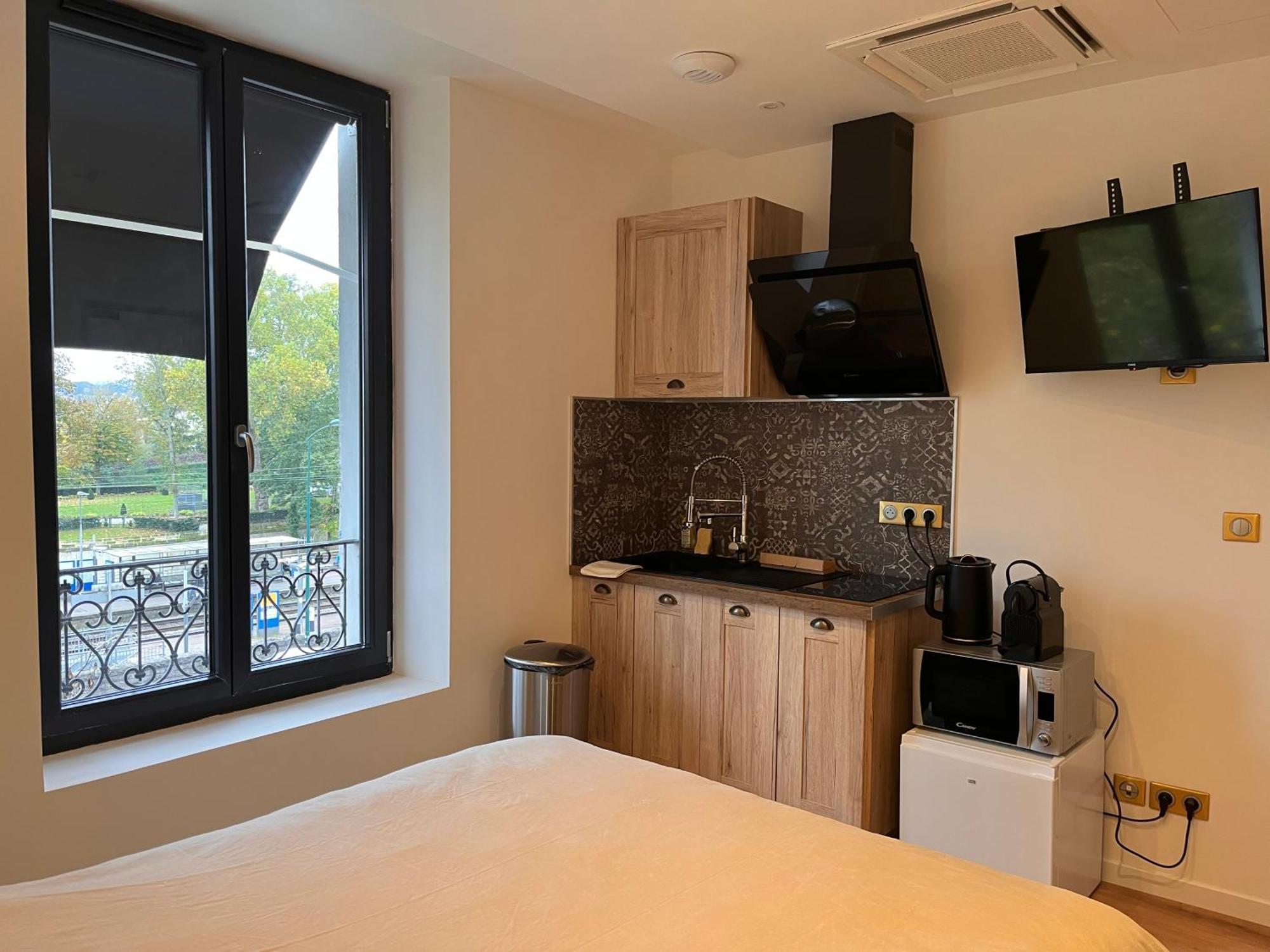 Hdg Hotel Gare De L'Isle Adam Appart'S Hotel Parmain 外观 照片