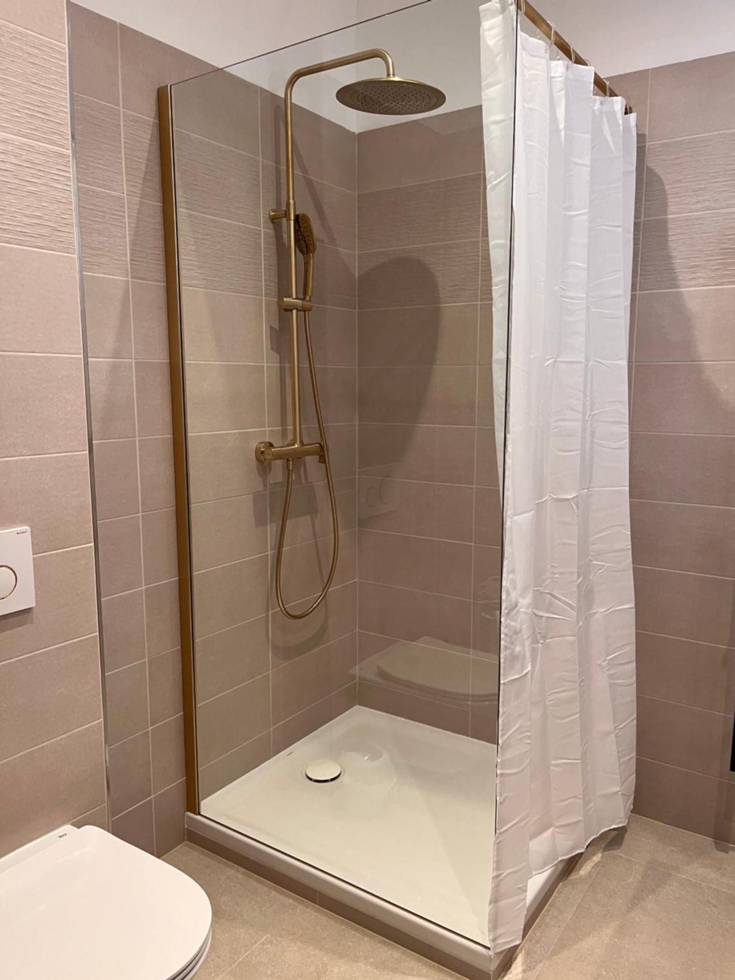 Hdg Hotel Gare De L'Isle Adam Appart'S Hotel Parmain 外观 照片