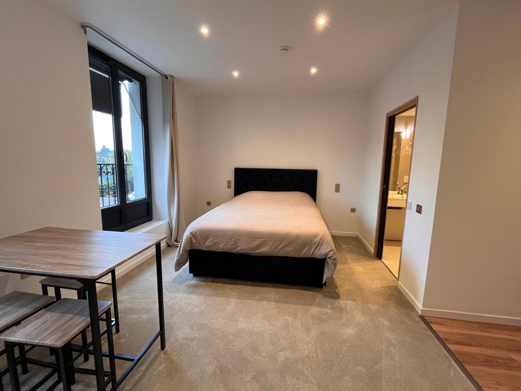 Hdg Hotel Gare De L'Isle Adam Appart'S Hotel Parmain 外观 照片